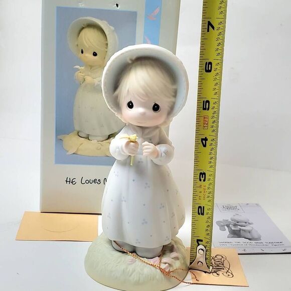 Precious Moments “He Loves Me” Girl with Flower – 1993 Limited Year Figurine #52 - Picture 5 of 7